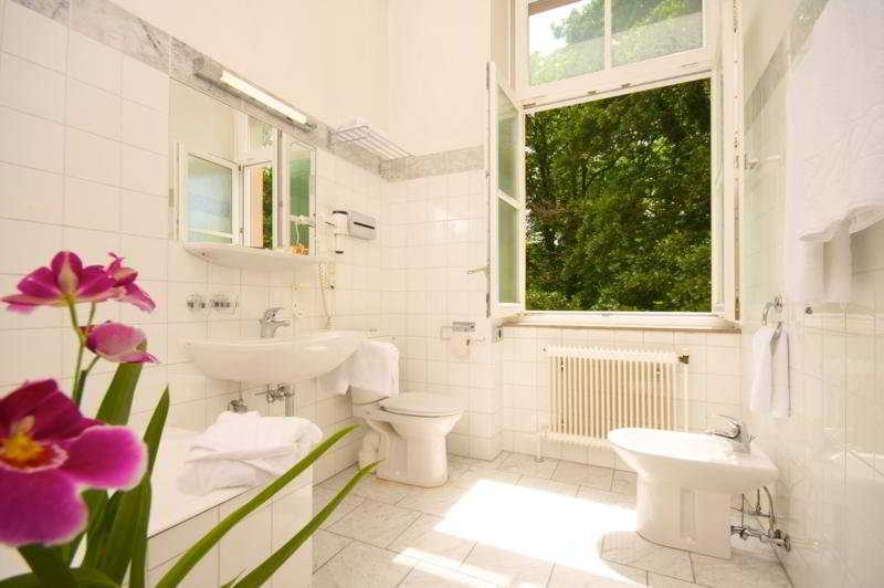 Gutenbrunn Thermen & 4* Baden